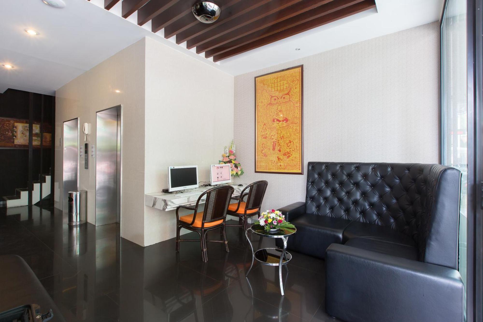 Hemingways Silk Hotel Patong Exterior photo
