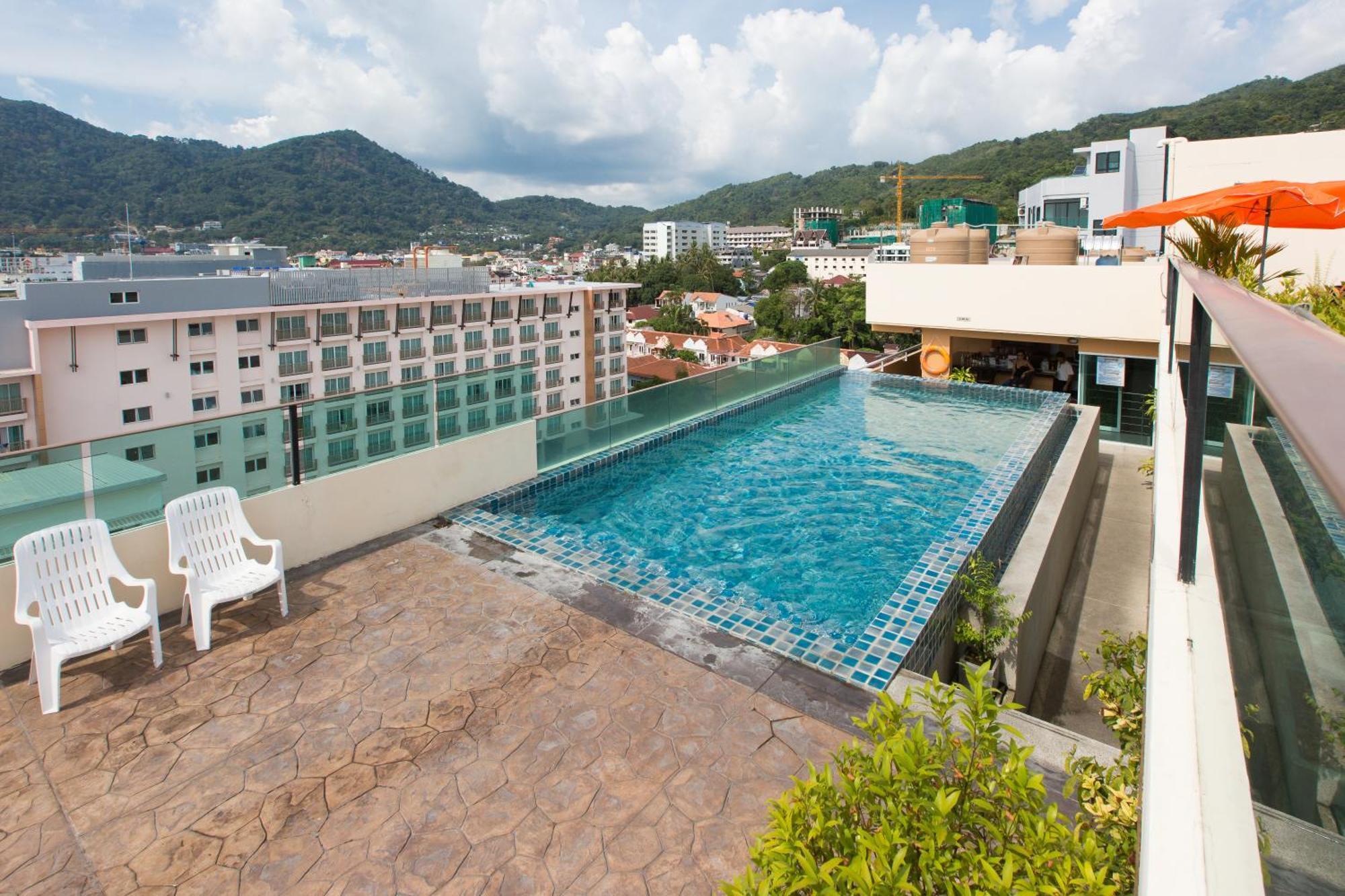 Hemingways Silk Hotel Patong Exterior photo