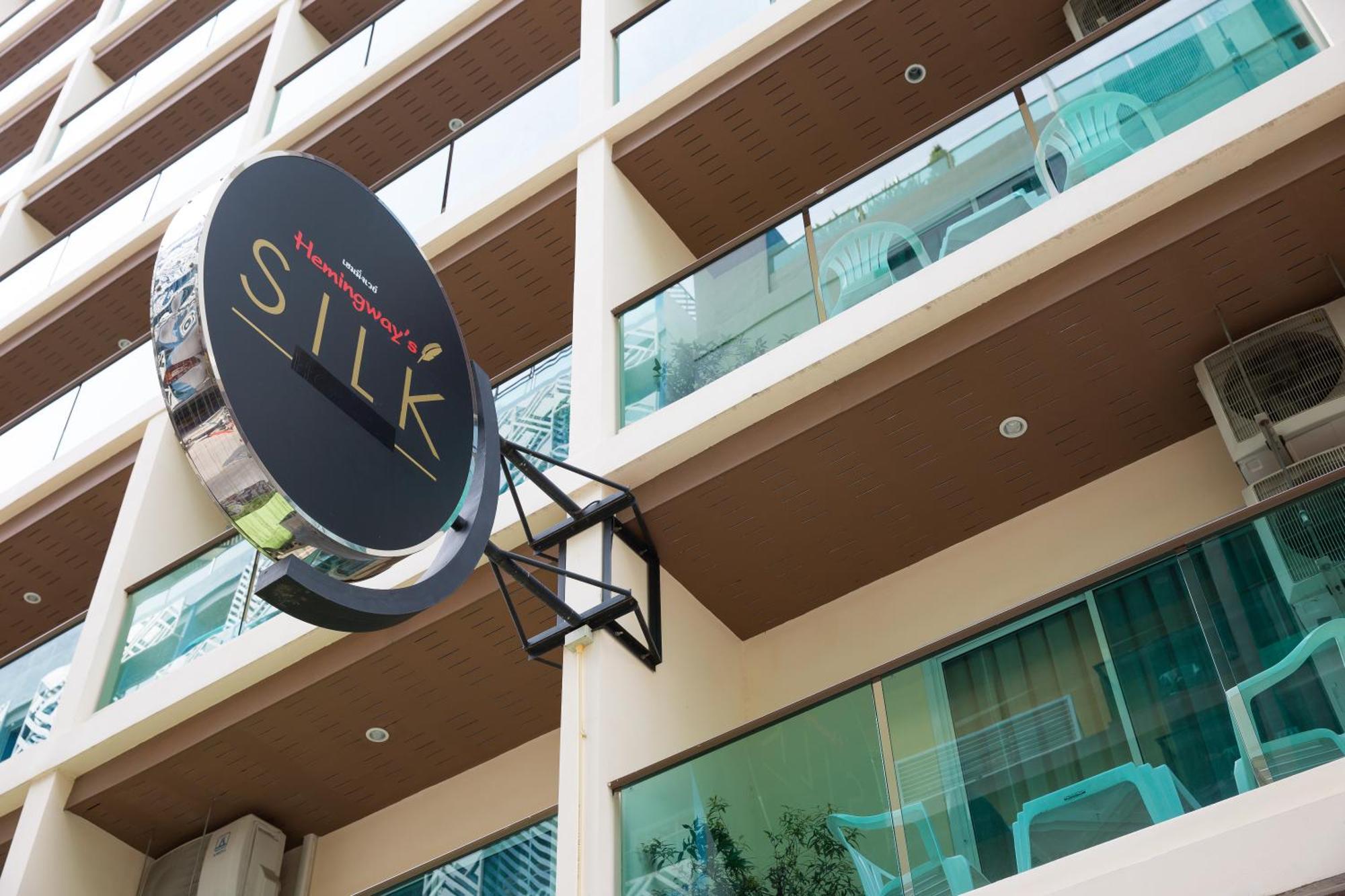 Hemingways Silk Hotel Patong Exterior photo